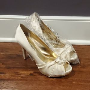Antonio Melani Off White Satin Heels
